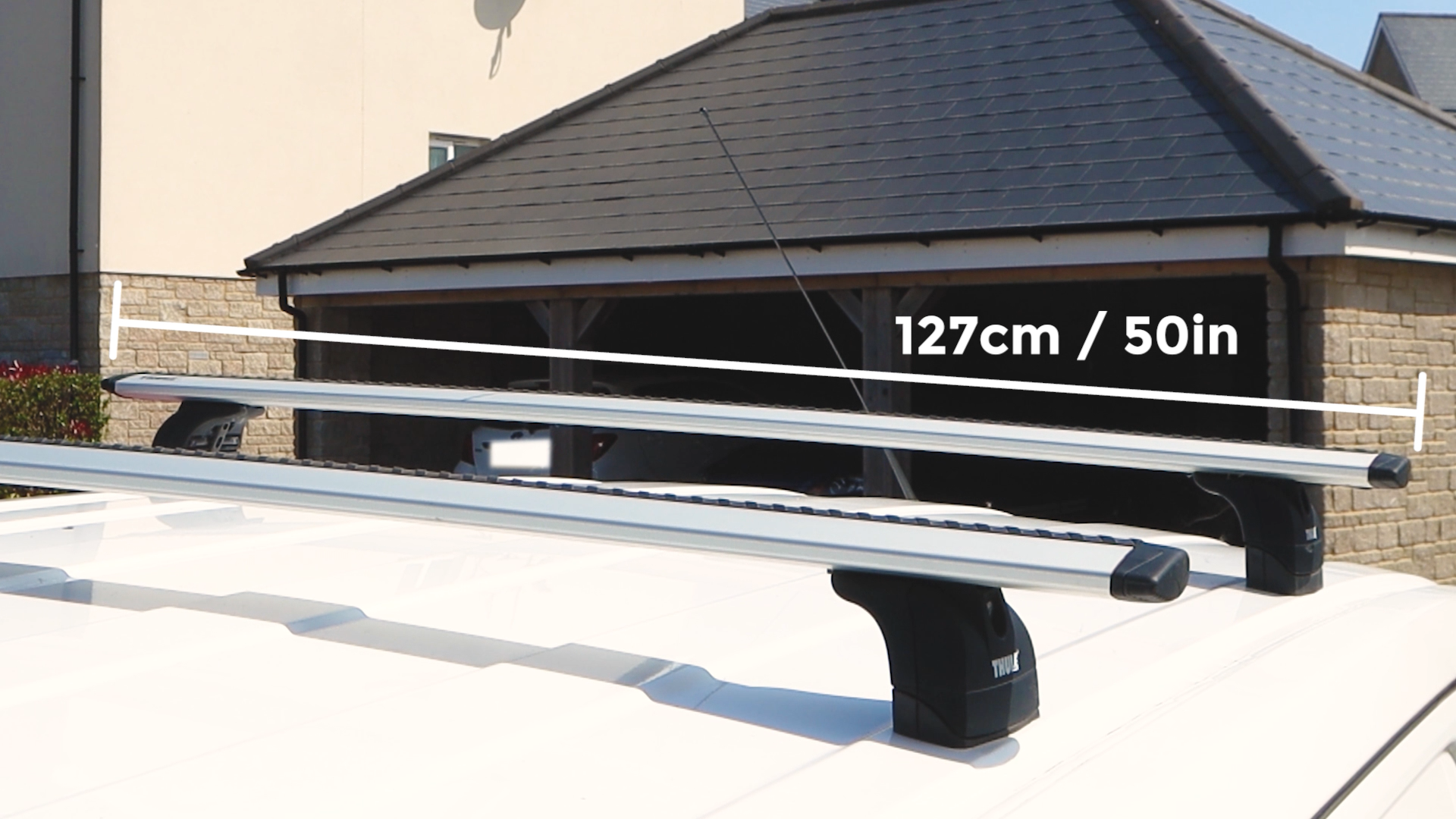 Thule roof bars for a Nissan NV200 with width dimensions