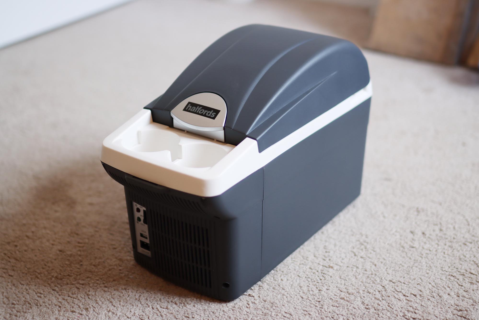 Halfords 8 litre 12v electric cool box from the front
