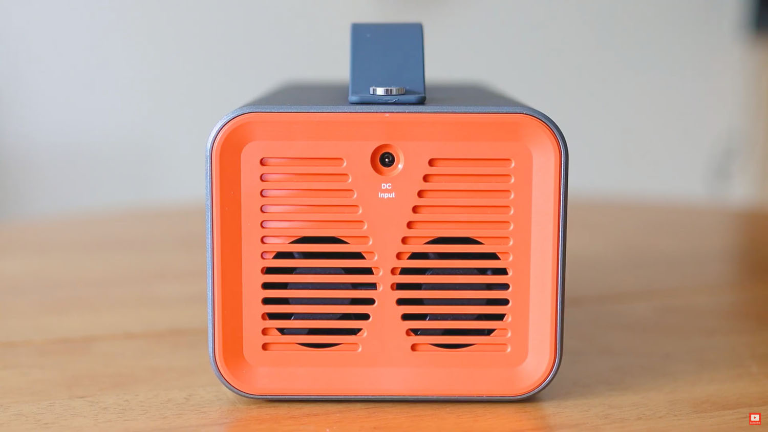 Back of the Novoo portable battery power pack