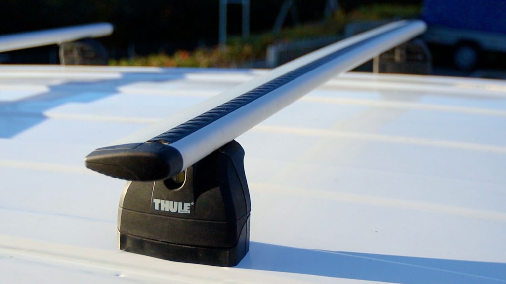 The Thule 3085 fixpoint kit, rapid system 753 feet set and 969 wing bars mounted on a Nissan NV200