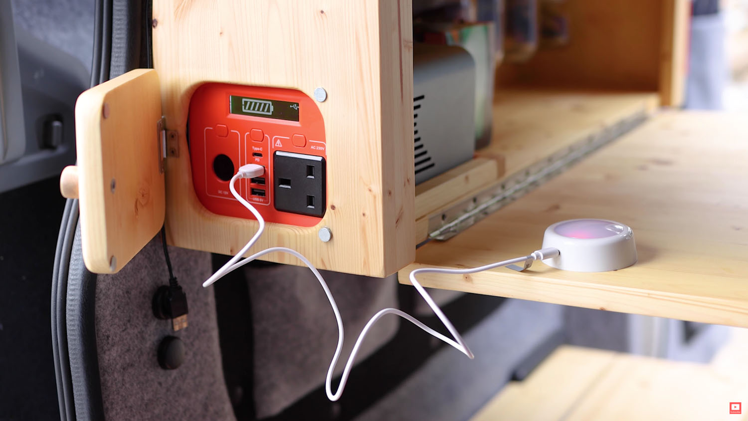 LED lights charging from the van battery via USB
