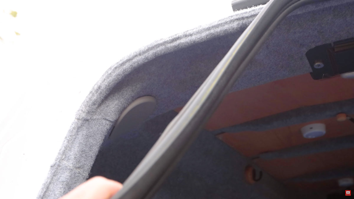 Removing the rubber door seal