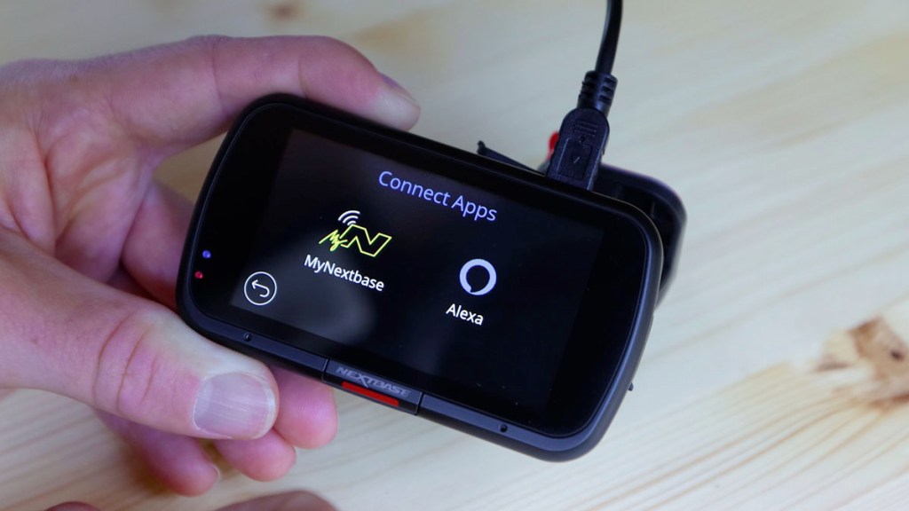 Connected Apps screen on the Nextbase 622GW dash cam