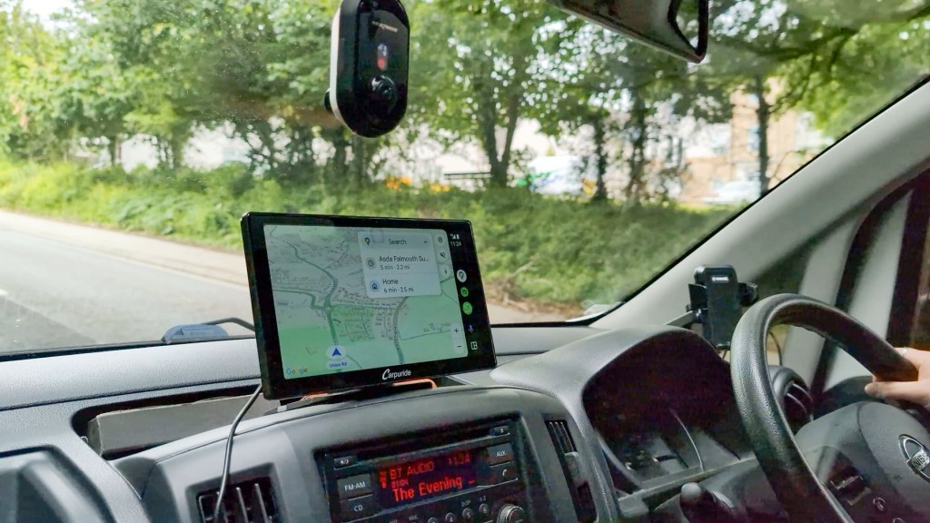 Carpuride W901 Plus in a car