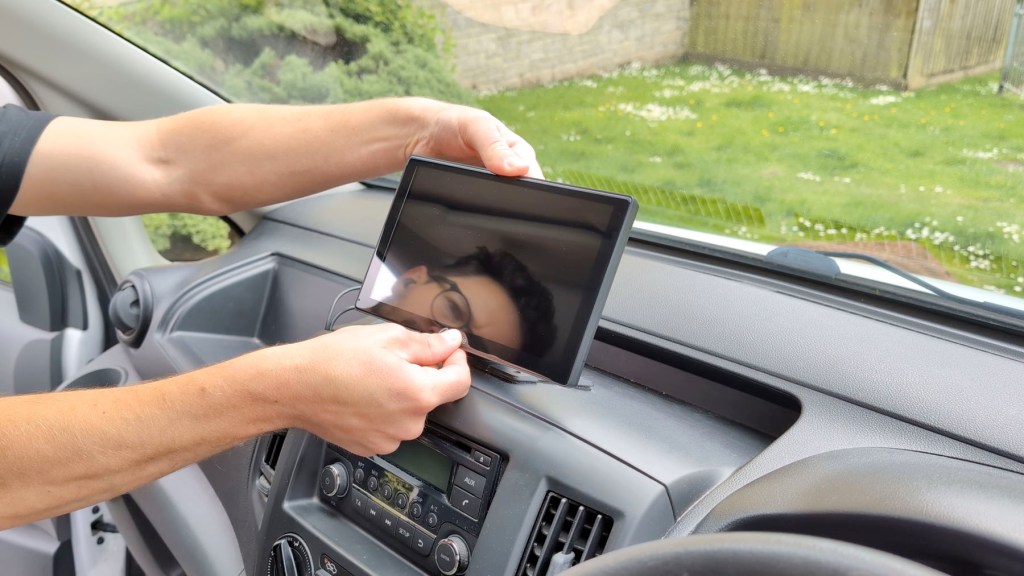 Installing the Carpuride W901 Plus