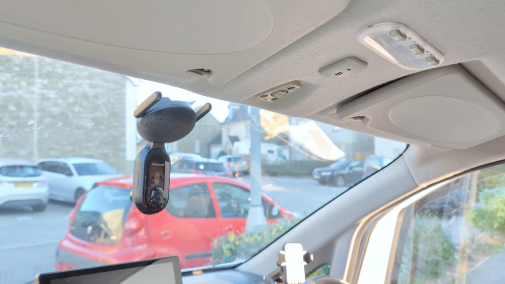 Nextbase iQ smart dash cam