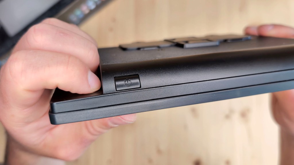 Power button on Carpuride W901 Plus