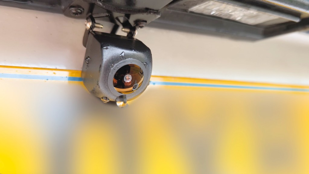 Water on the carpuride 901 reversing camera