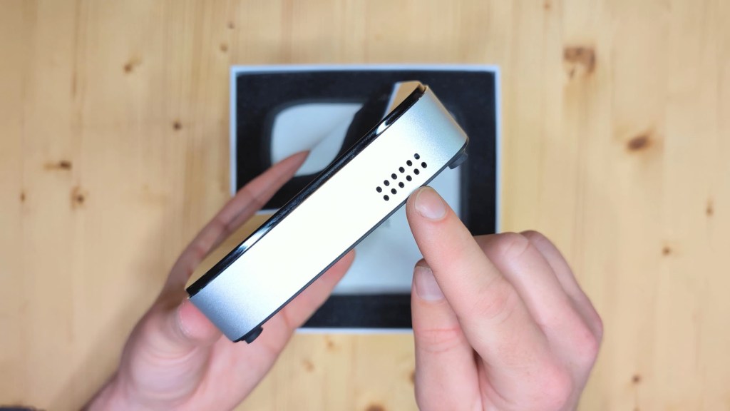 Ventilation holes on the Wimius Q3 Projector