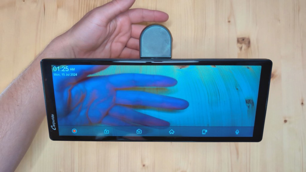 Front dash cam on the Carpuride W903