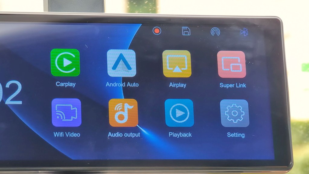 Carpuride W903 screen detail