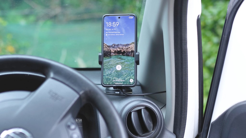 Pixel 8 Pro on a 15w wireless car phone charger