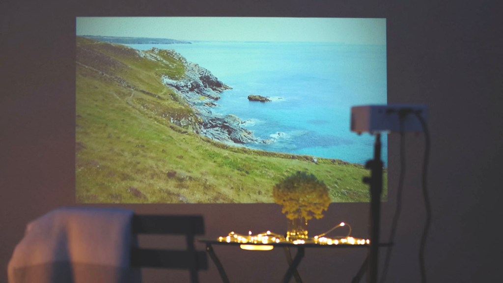 Akiyo O1 budget projector