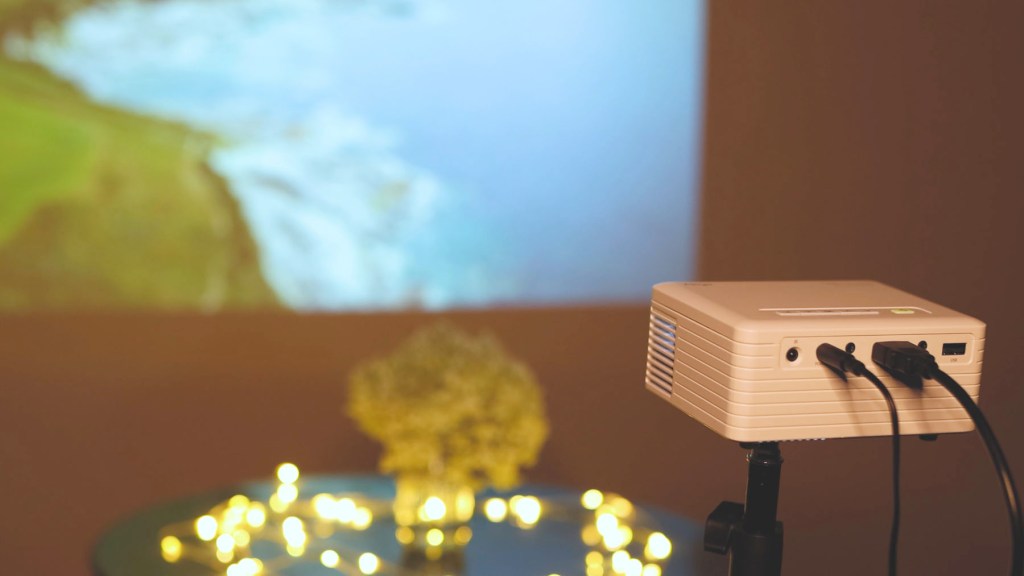 Akiyo O1 home theatre projector