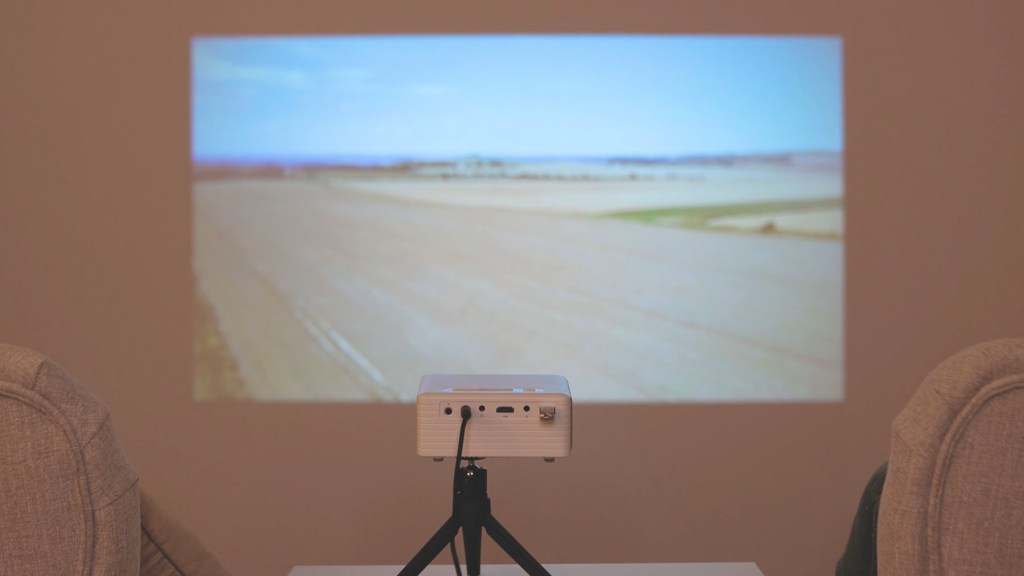 Akiyo O1 home cinema projector