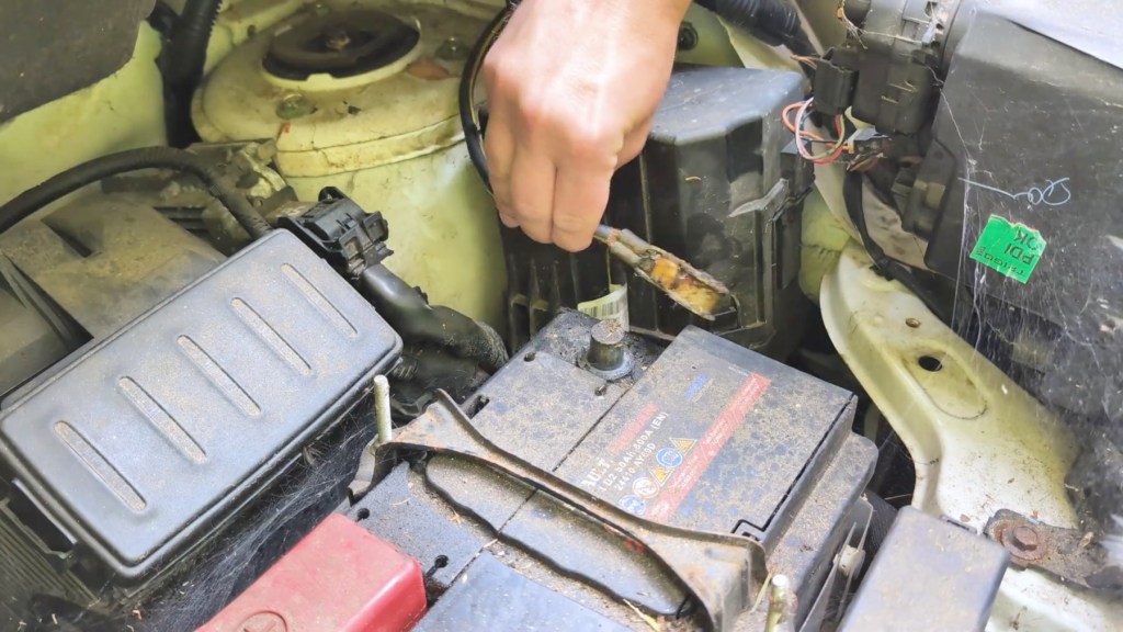 Disconnecting the car battery