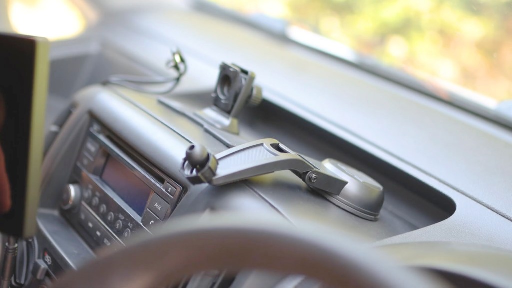 Atoto P909PR adjustable suction cup mount