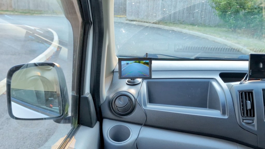 Foxpark S1 wireless reversing camera screen
