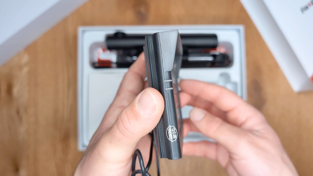 The side of the Foxpark S1 wireless reversing screen