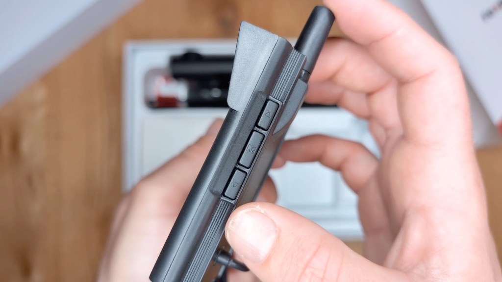 The side of the Foxpark S1 wireless reversing screen