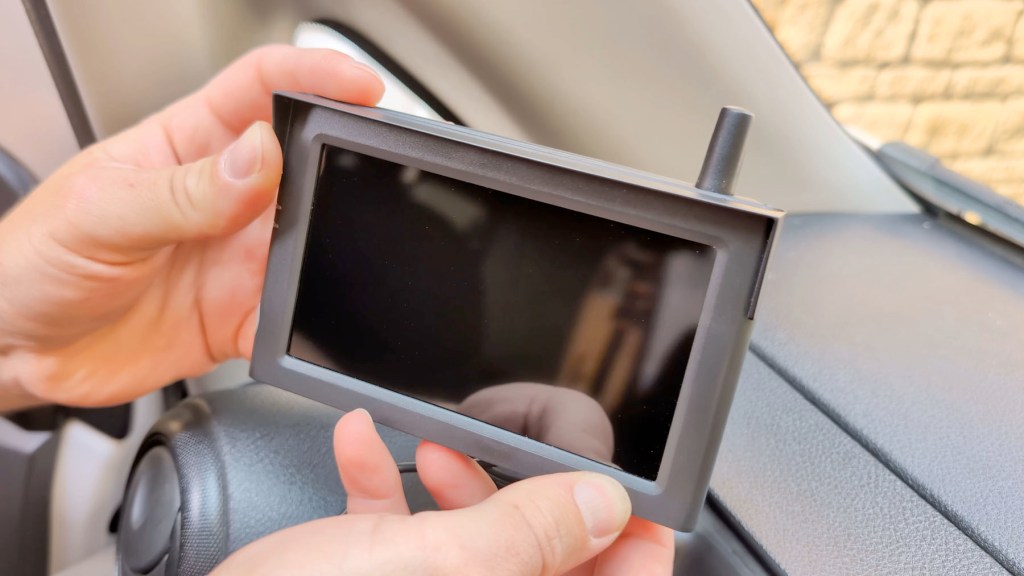 Foxpark S1 wireless reversing camera screen