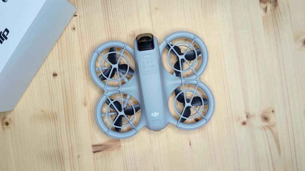 unboxing the DJI Neo FPV drone