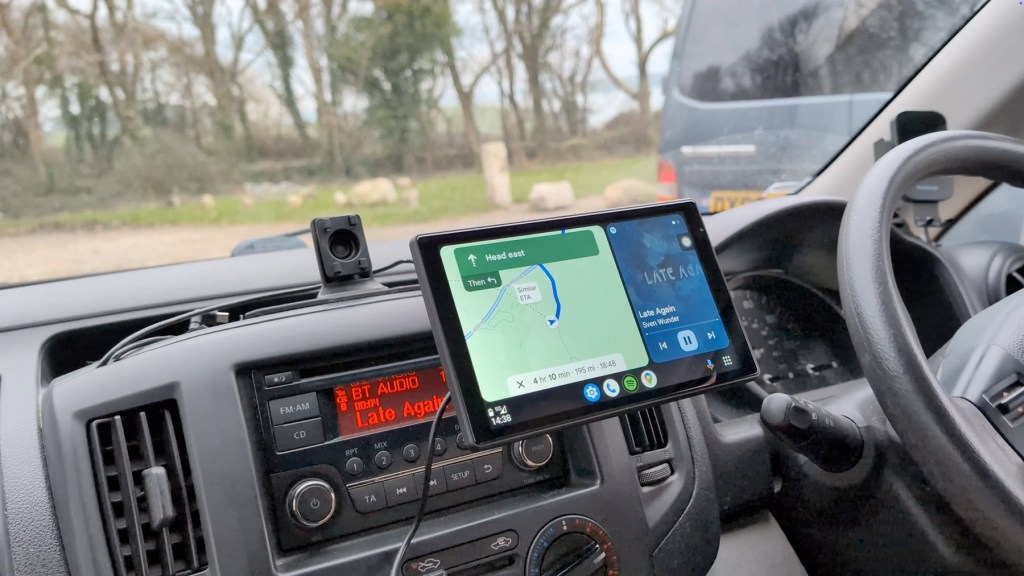 Eonon P5 vertical CarPlay dashboard console