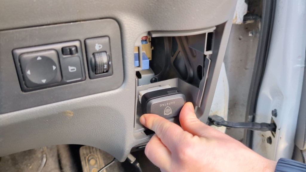 SafeTag Plug 4G ODB Tracker